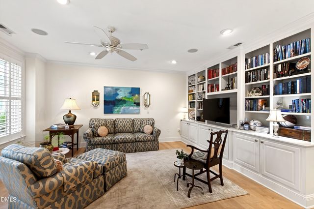 2801 Glenwood Gardens Lane 203, Raleigh, NC 27608