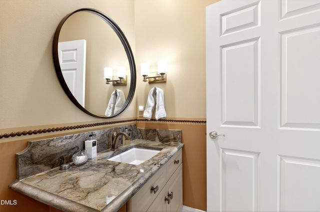 2801 Glenwood Gardens Lane 203, Raleigh, NC 27608