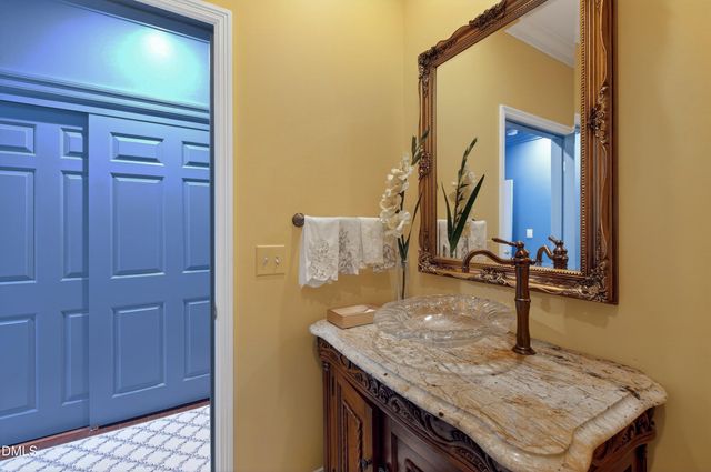 2801 Glenwood Gardens Lane 203, Raleigh, NC 27608