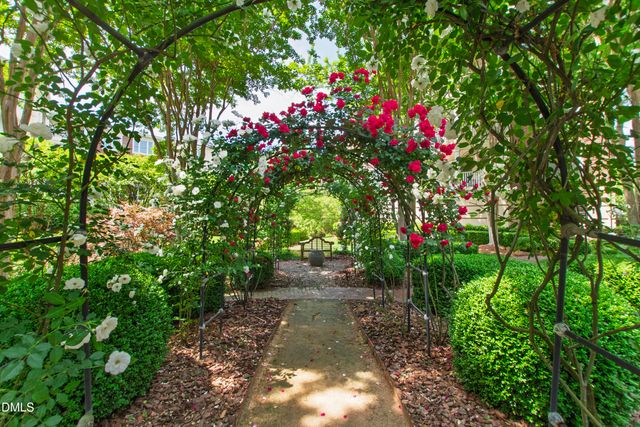 2801 Glenwood Gardens Lane 203, Raleigh, NC 27608