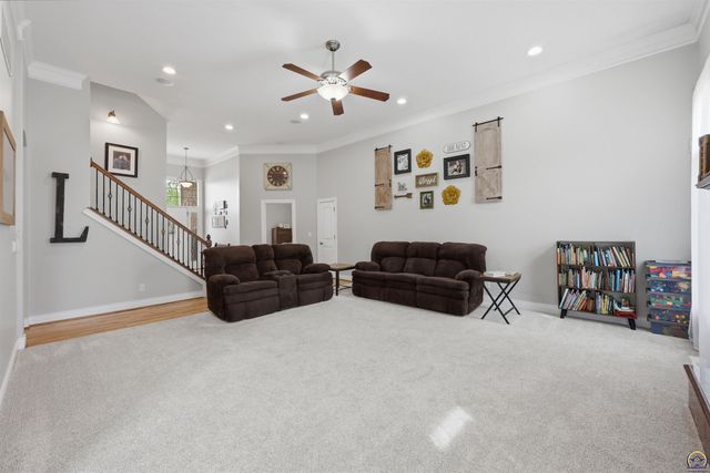 7323 SW Kings Forest RD, Topeka, KS 66610