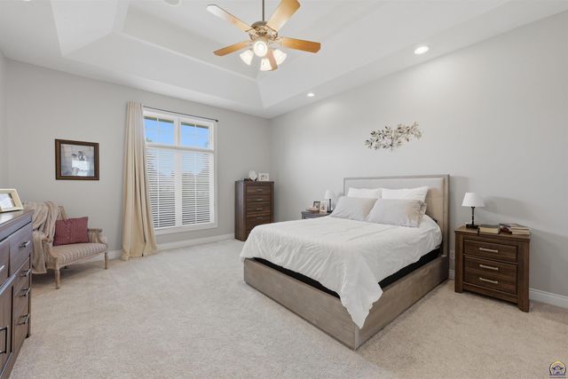 7323 SW Kings Forest RD, Topeka, KS 66610
