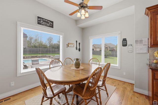 7323 SW Kings Forest RD, Topeka, KS 66610