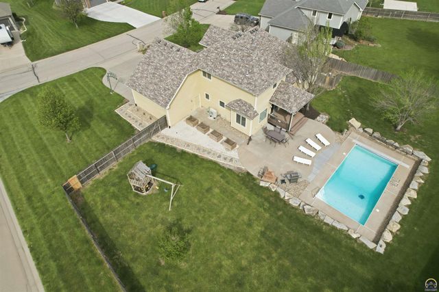 7323 SW Kings Forest RD, Topeka, KS 66610