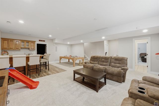 7323 SW Kings Forest RD, Topeka, KS 66610