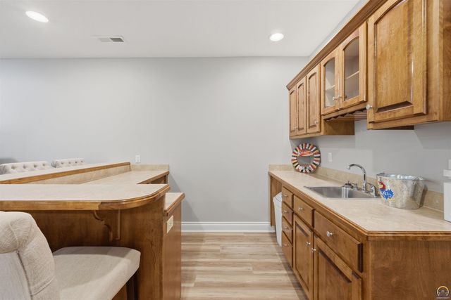 7323 SW Kings Forest RD, Topeka, KS 66610