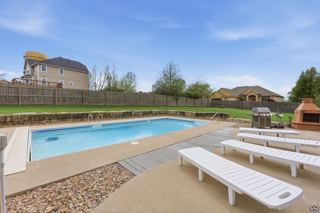 7323 SW Kings Forest RD, Topeka, KS 66610