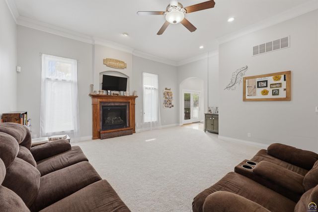 7323 SW Kings Forest RD, Topeka, KS 66610