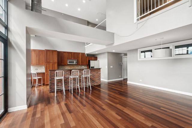 70 E 18th Street 4E, Chicago, IL 60616