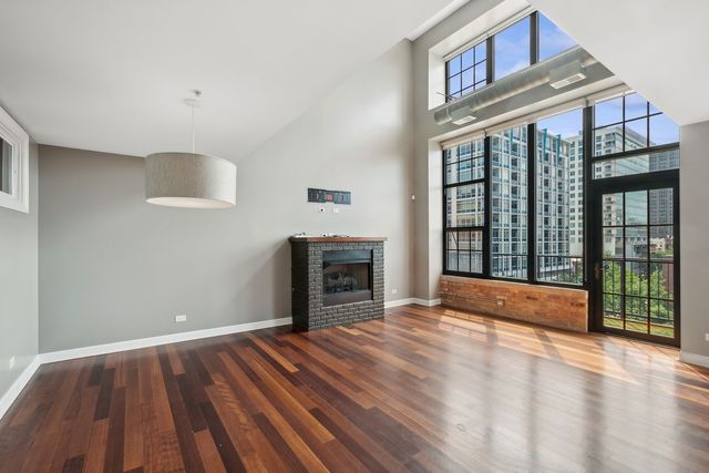 70 E 18th Street 4E, Chicago, IL 60616