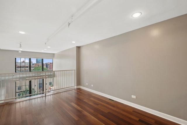 70 E 18th Street 4E, Chicago, IL 60616
