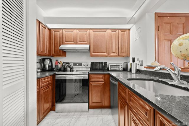 1465 E Putnam Avenue 532, Call Listing Agent, CT 06870