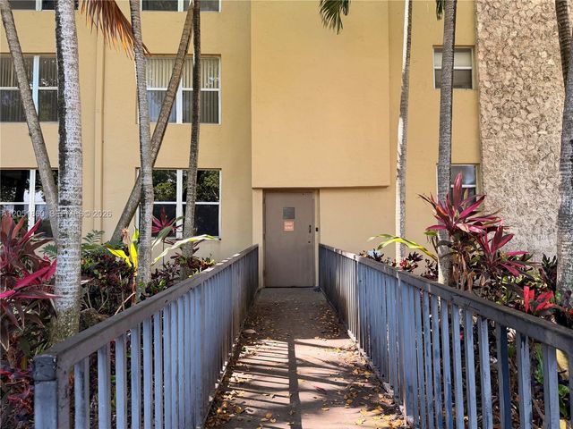 1800 Sans Souci Blvd 239, North Miami, FL 33181