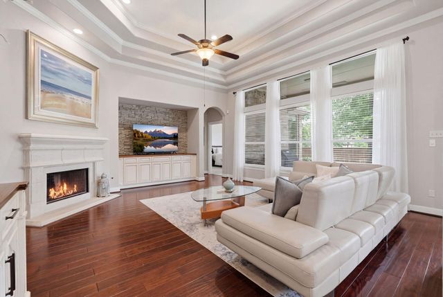 2 Indigo Bunting Place, The Woodlands, TX 77389