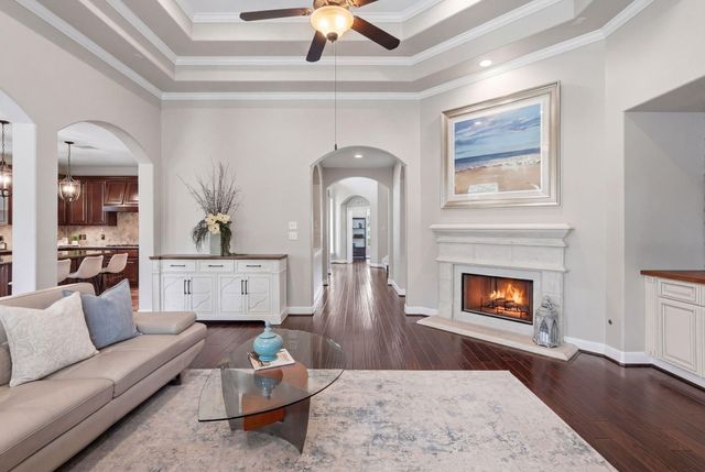 2 Indigo Bunting Place, The Woodlands, TX 77389