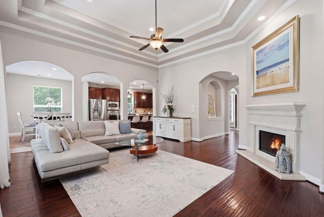 2 Indigo Bunting Place, The Woodlands, TX 77389