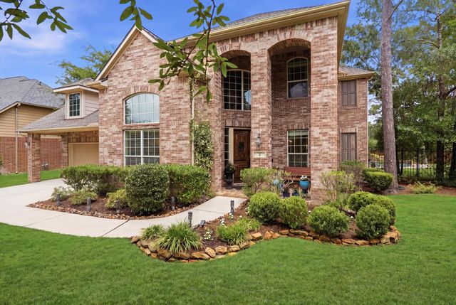 2 Indigo Bunting Place, The Woodlands, TX 77389