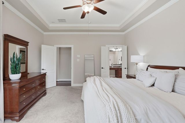 2 Indigo Bunting Place, The Woodlands, TX 77389