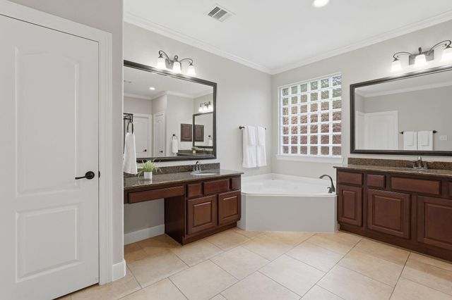 2 Indigo Bunting Place, The Woodlands, TX 77389
