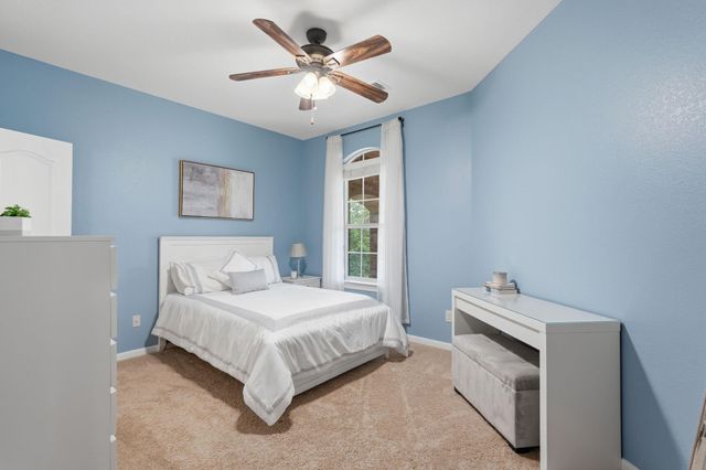 2 Indigo Bunting Place, The Woodlands, TX 77389