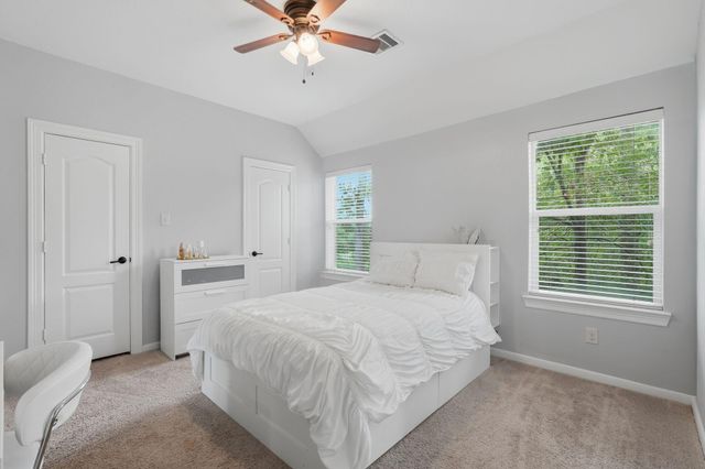 2 Indigo Bunting Place, The Woodlands, TX 77389