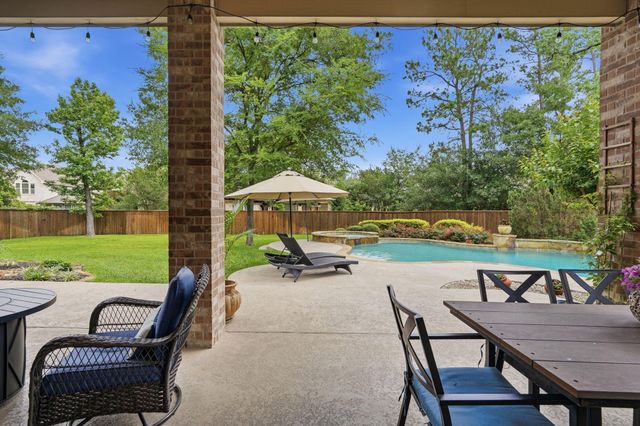 2 Indigo Bunting Place, The Woodlands, TX 77389