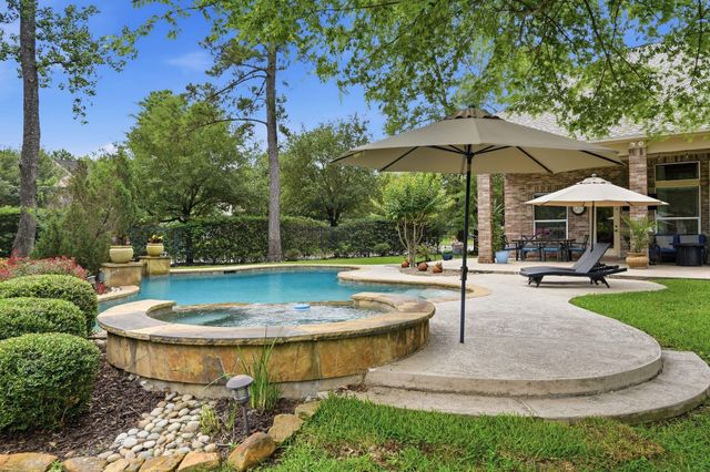 2 Indigo Bunting Place, The Woodlands, TX 77389