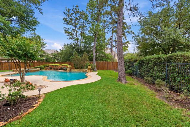 2 Indigo Bunting Place, The Woodlands, TX 77389