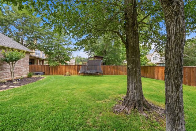 2 Indigo Bunting Place, The Woodlands, TX 77389