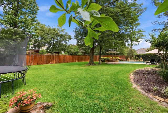 2 Indigo Bunting Place, The Woodlands, TX 77389