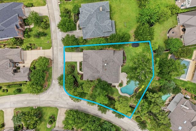 2 Indigo Bunting Place, The Woodlands, TX 77389
