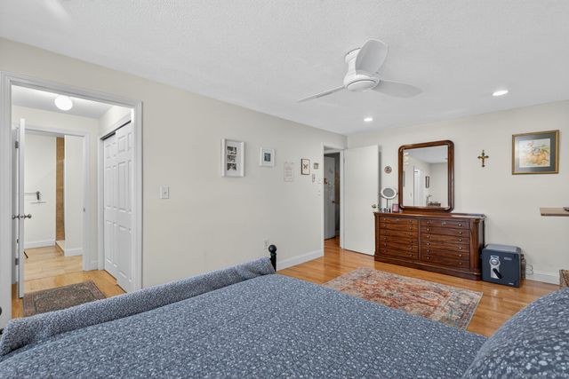 24 Thorne Road 24, West Hartford, CT 06110