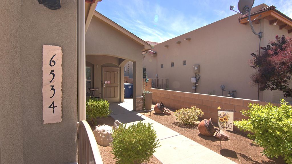 6534 Basket Weaver Avenue NW, Albuquerque, NM 87114