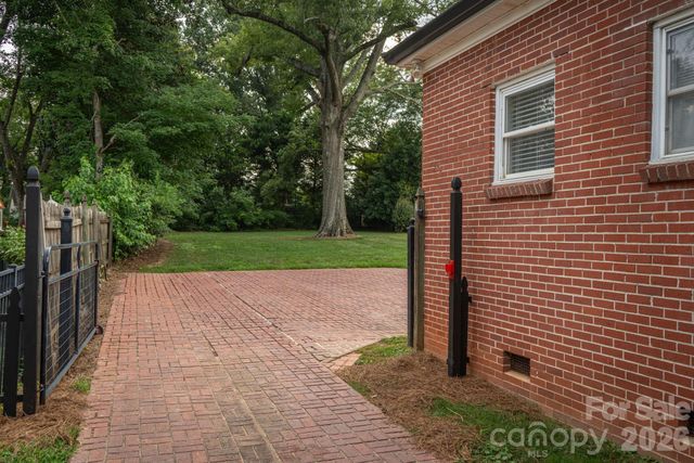 11 Kings Mountain Street, York, SC 29745
