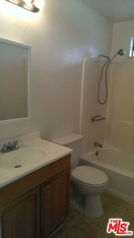 411 N Kenmore Avenue 8, Los Angeles, CA 90004