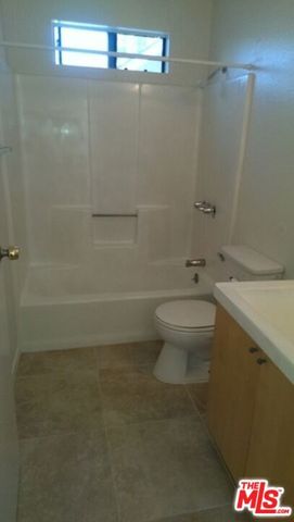 411 N Kenmore Avenue 8, Los Angeles, CA 90004