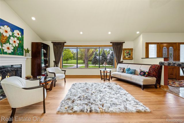 26336 Pillsbury Street, Farmington Hills, MI 48334