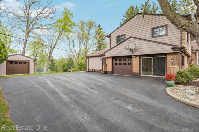 26336 Pillsbury Street, Farmington Hills, MI 48334