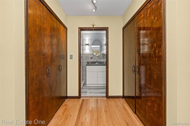 26336 Pillsbury Street, Farmington Hills, MI 48334