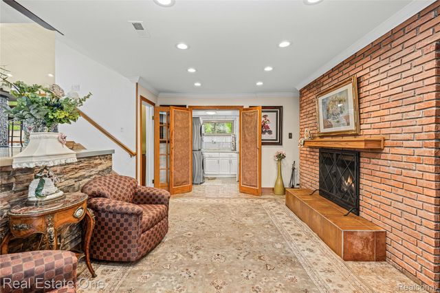 26336 Pillsbury Street, Farmington Hills, MI 48334