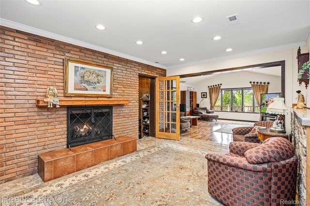26336 Pillsbury Street, Farmington Hills, MI 48334