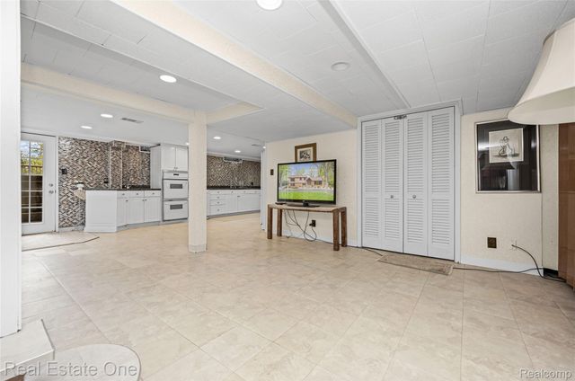 26336 Pillsbury Street, Farmington Hills, MI 48334