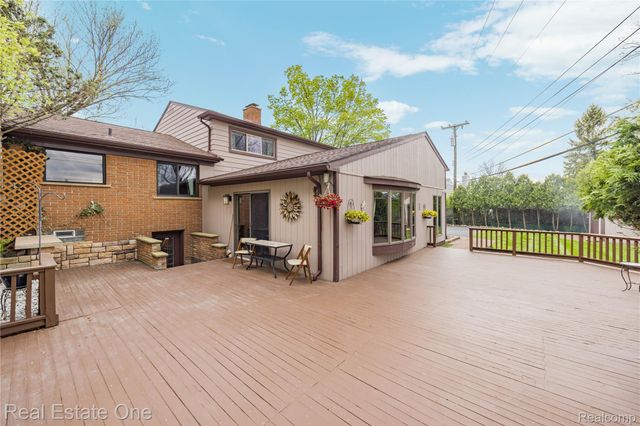 26336 Pillsbury Street, Farmington Hills, MI 48334