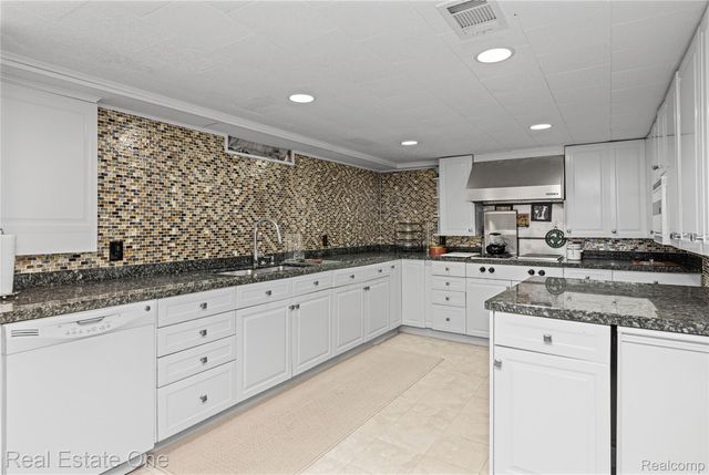 26336 Pillsbury Street, Farmington Hills, MI 48334