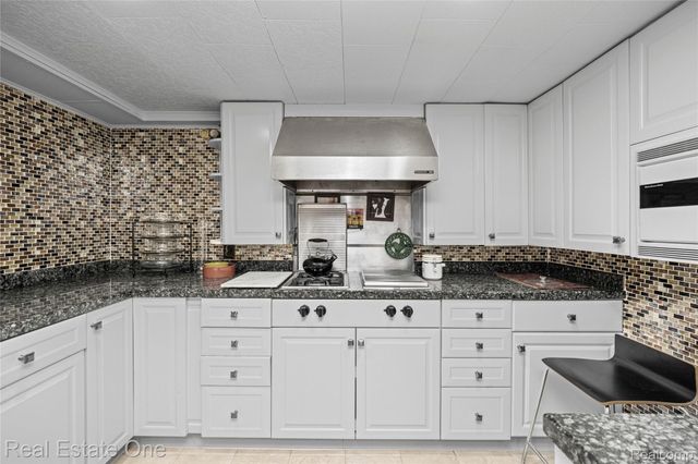 26336 Pillsbury Street, Farmington Hills, MI 48334