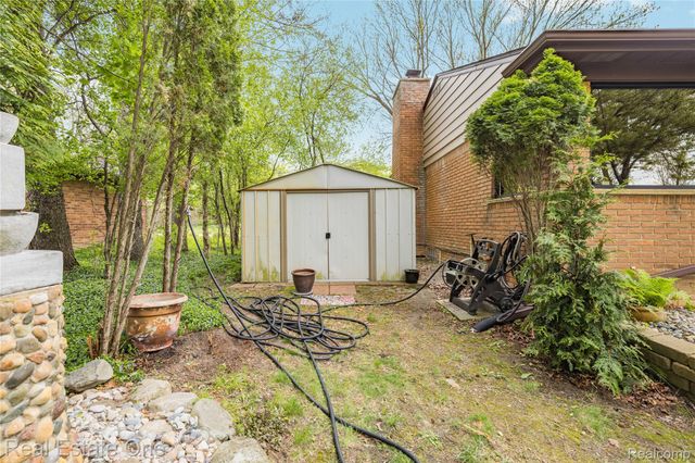 26336 Pillsbury Street, Farmington Hills, MI 48334