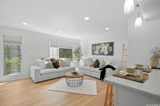 1151 Wainiha Street D, Honolulu, HI 96825