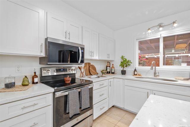 1151 Wainiha Street D, Honolulu, HI 96825