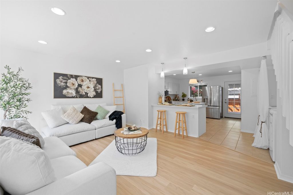 1151 Wainiha Street D, Honolulu, HI 96825