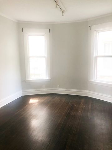 227 N MARION Street, Oak Park, IL 60302